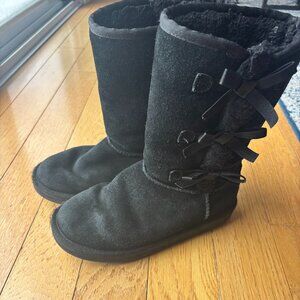 Black Suede Koolaburra Girls Victoria Boots by UGG